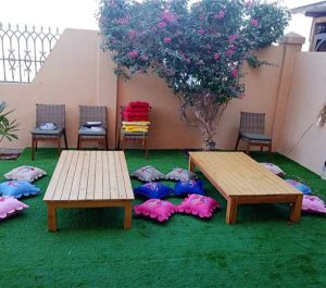 sahar-dining-table-with-cushion-rental